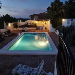Bed & Breakfast Todos Y Tonya, Archidona